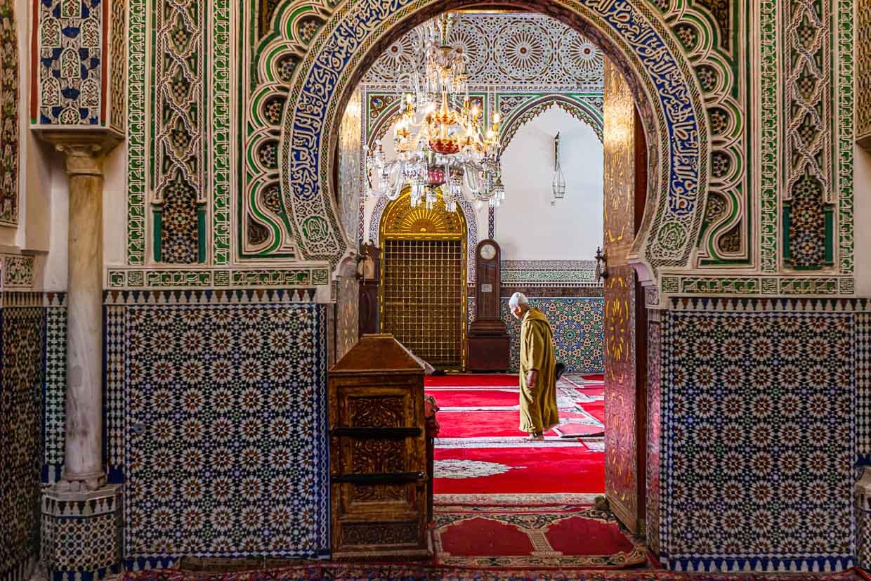 Zum Gebet geht es in eine der 400 Moscheen. Und das bis zu sieben mal am Tag / © Foto: Georg Berg