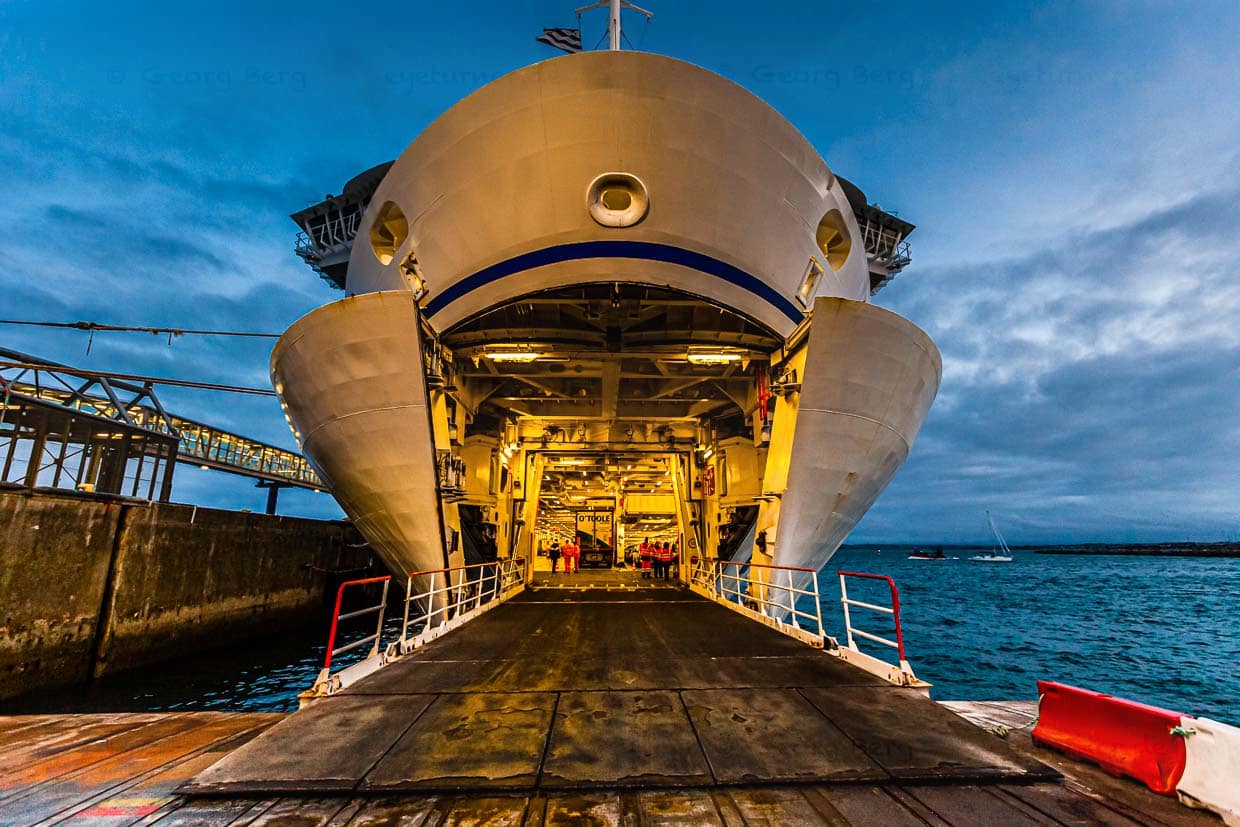 Auch die größten Laster finden in der Pont Aven Platz / © Foto: Georg Berg