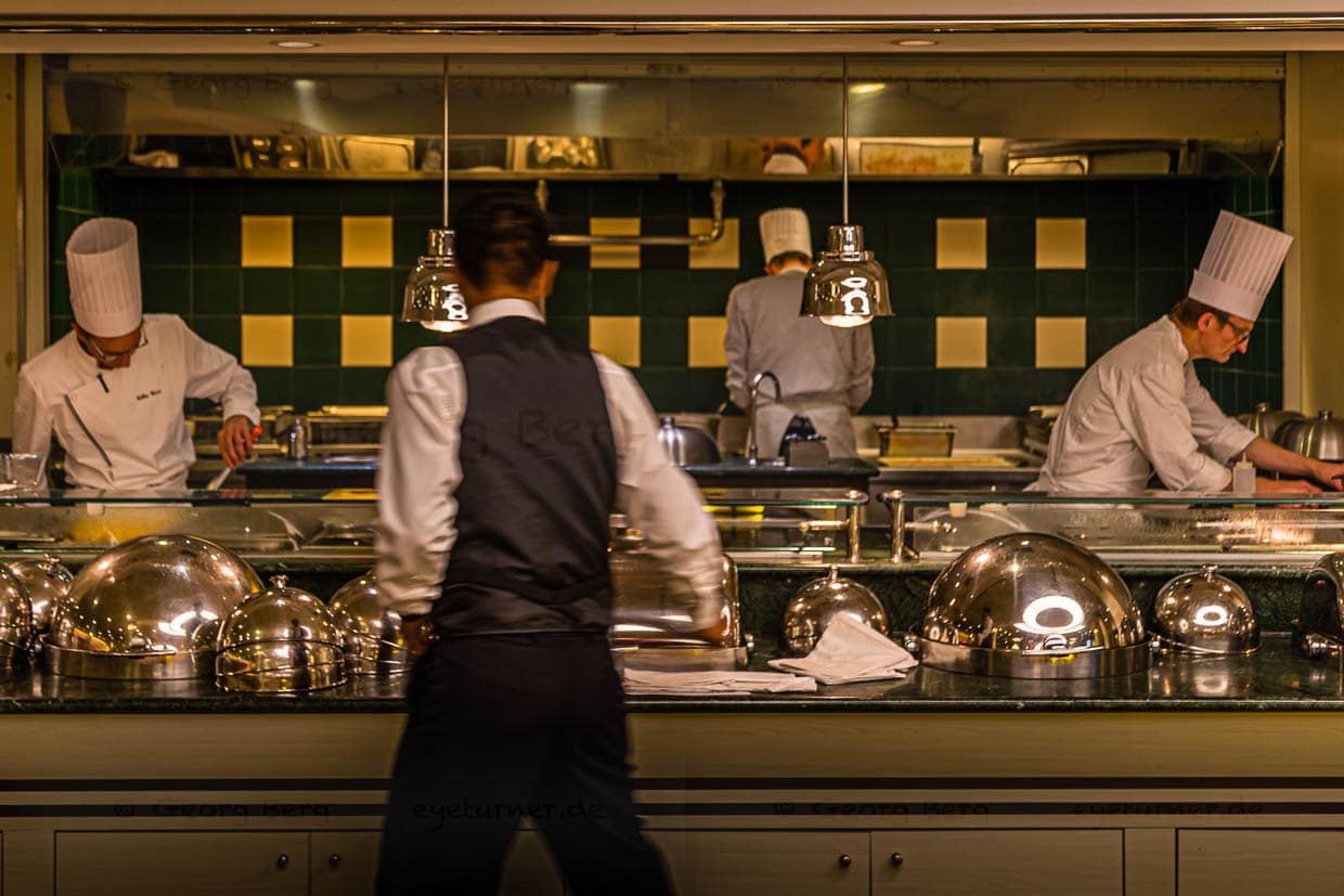 Im Restaurant der Pont Aven kann man á la carte speisen und dazu eine große Auswahl erlesener Weine genießen (Küchenchef: Yann Collen) / © Foto: Georg Berg