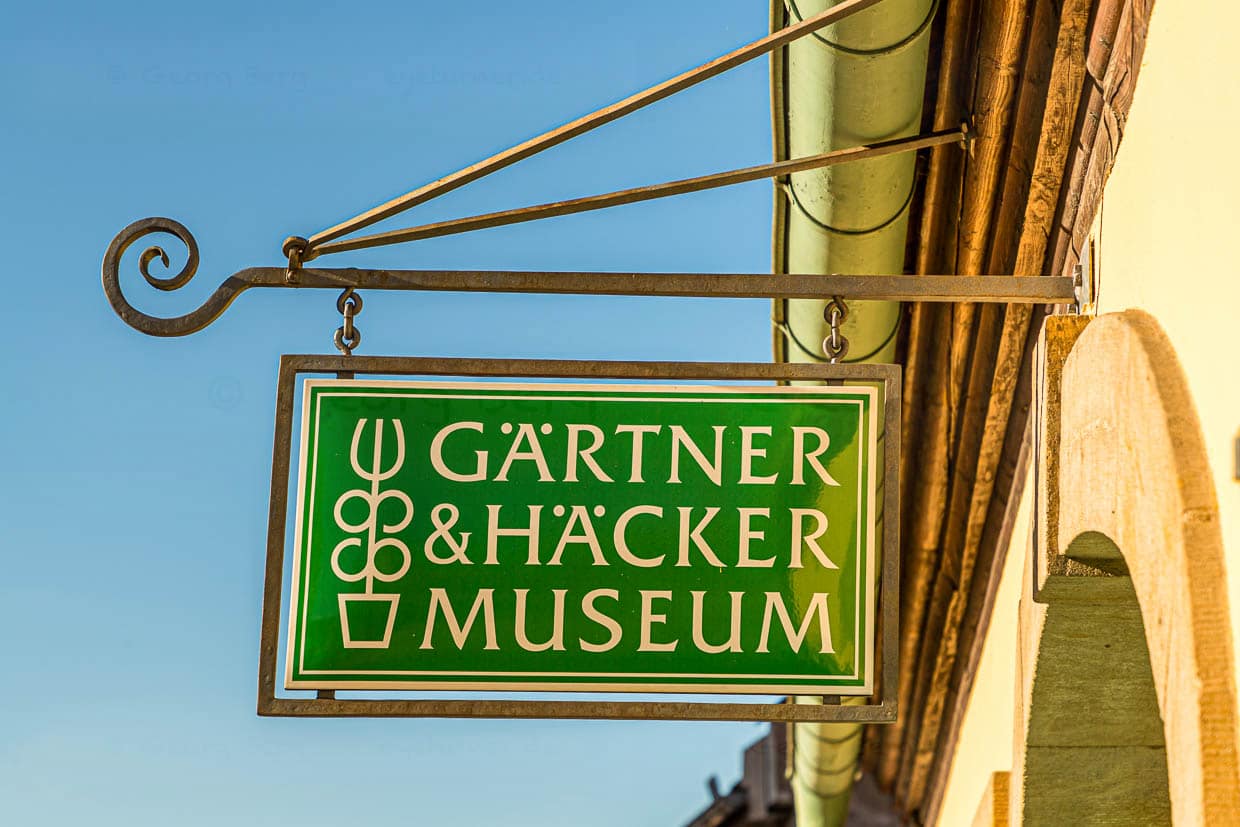 Das Gärtner- und Häcker-Musuem liefert den geschichtlichen Hintergrund. Häcker ist übrigens der fränkische Ausdruck für Winzer. Der Weinanbau in Bamberg fand durch die Kleine Eiszeit im 16. und 17. Jahrhundert sein Ende. Der Wein der Region wurde so sauer, dass man ihn Magenbeißer nannte / © Foto: Georg Berg