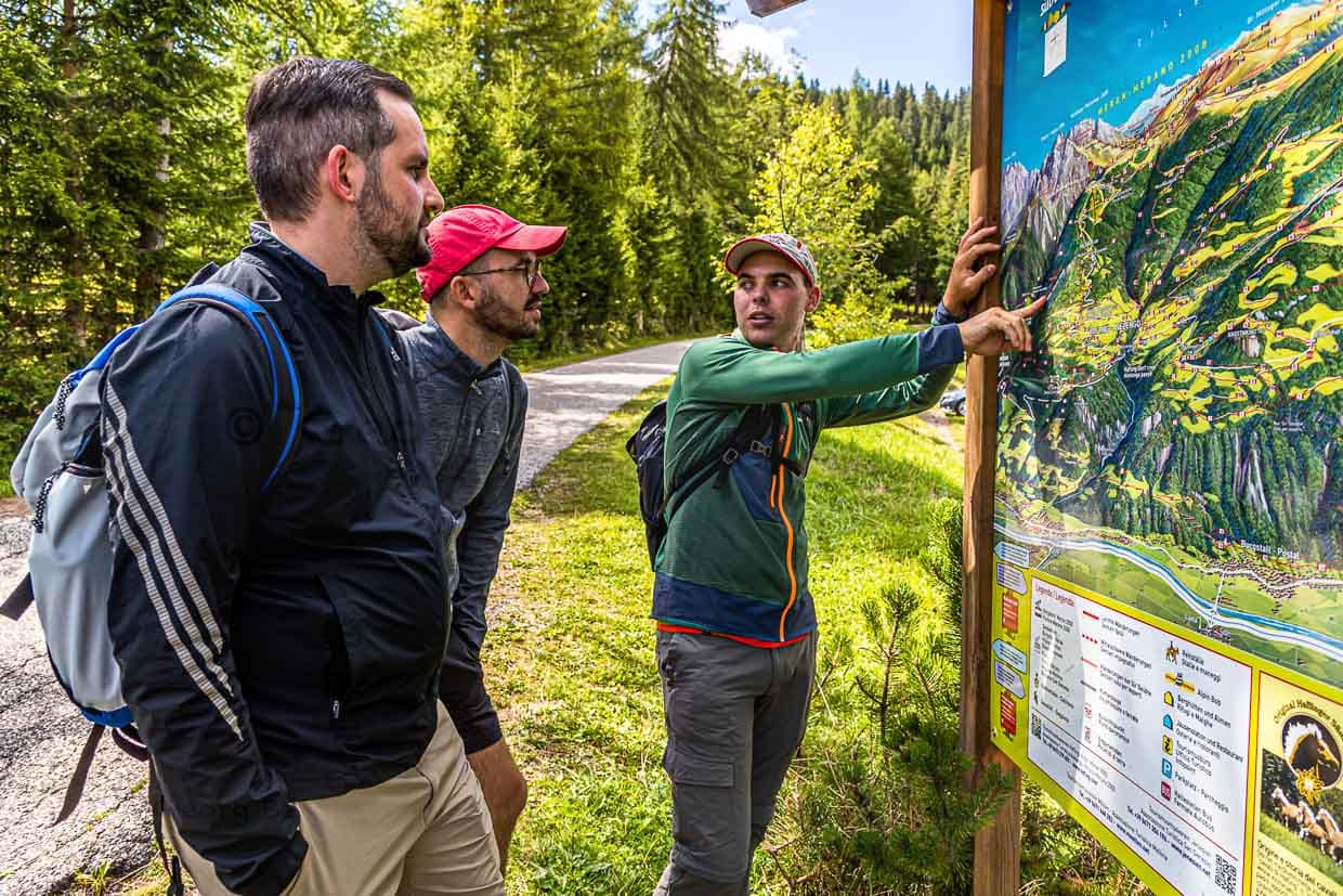 Franz Mair begleitet regelmäßig Gästegruppen auf Wanderungen / © Foto: Georg Berg