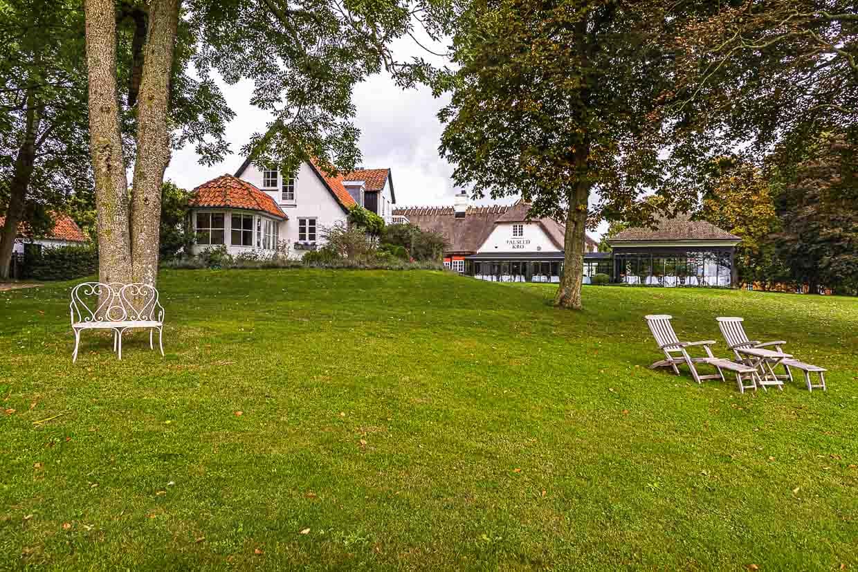 Das Falsled Kro wurde 1744 erbaut und diente die ersten Jahre als königlich lizensierte Schnapsbrennerei und Wirtshaus. 1851 brannte das Haus bis auf die Grundmauern ab. Der Wirt verwehrte einem trunksüchtigen Schneider Alkohol, worauf dieser das Feuer legte / © Foto: Georg Berg