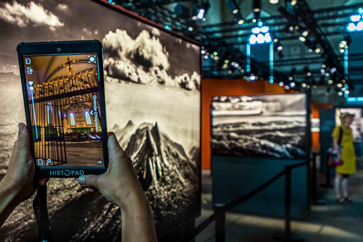 Mit dem Histopad lässt sich der Papstpalast von Avignon in seiem mutmaßlichen Urzustand betrachten / © Foto: Georg Berg