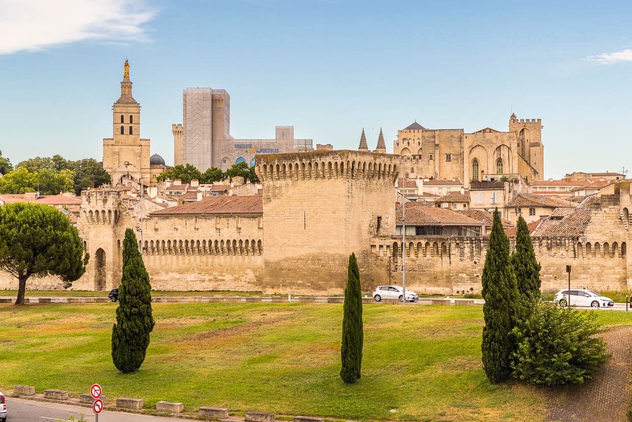 La vieille ville d'Avignon avec le Palais des Papes / © Photo : Georg Berg