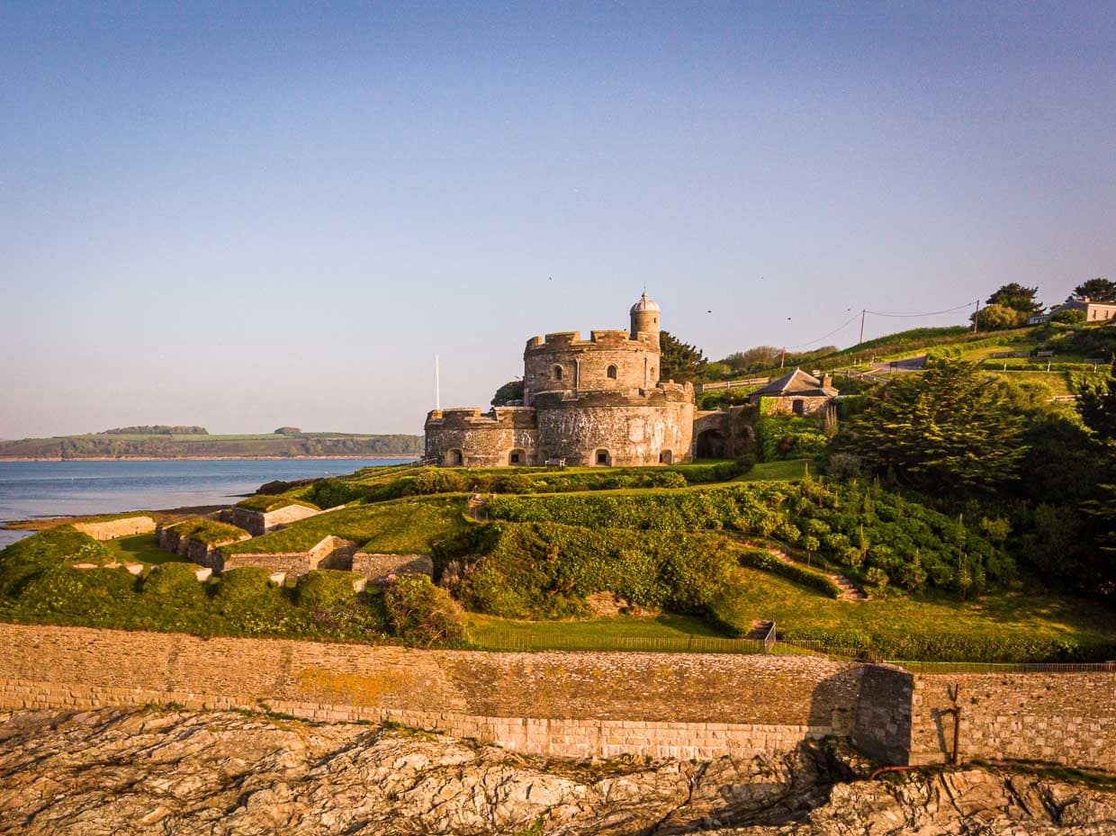 Die Burg von St. Mawes, gebaut von Heinrich VIII als Bollwerk gegen die Kreuzritter des Papstes / © Foto: Georg Berg