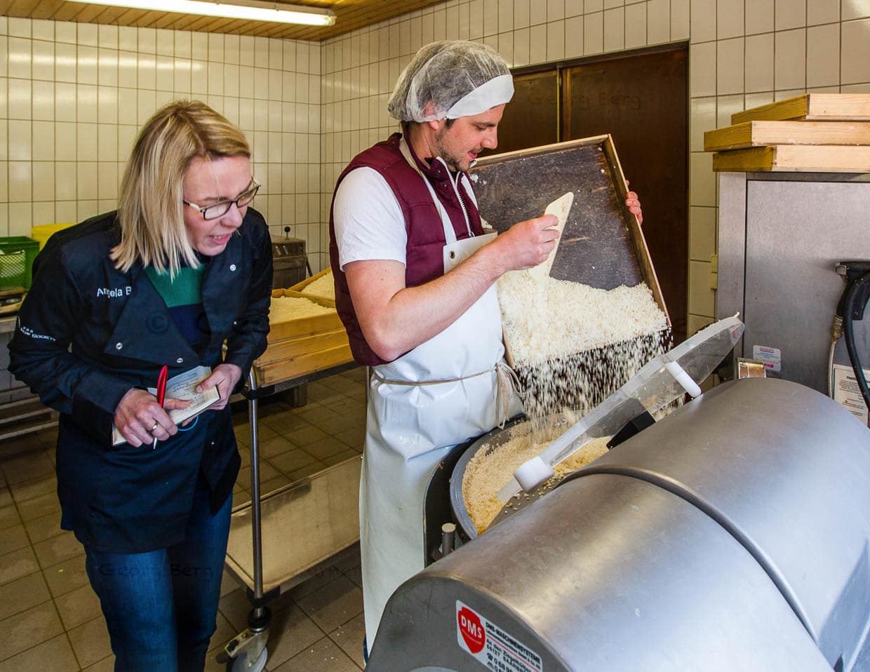 Auf geht’s: Kutter-Fahrt für Reis, Getreide und Meersalz / © Foto: Georg Berg