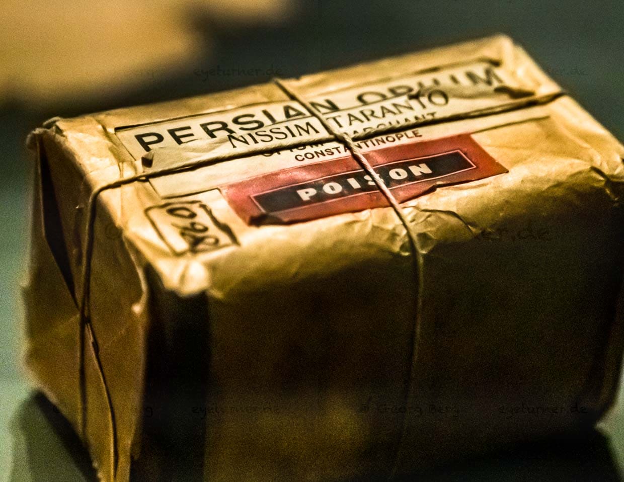 Originalverpackung von persischem Opium, wie Nietzsche es konsumierte / © Foto: Georg Berg