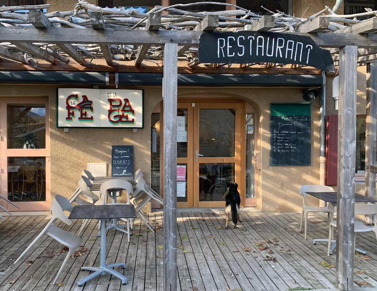 Cafe de la Page in Percy, Frankreich / © Foto: Georg Berg