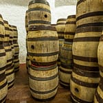 Im Felsenkeller am Stephansberg der Heller-Bräu, die seit 1866 von Familie Trum geführt wird. Brauer waren früher oft auch Büttner, die die Fässer herstellten / © Foto: Georg Berg