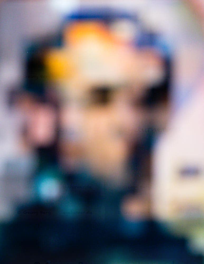 Überaus bestaunenswert sind die Gemälde aus Dalis paranoisch-kritischen Phase, in der er mit dem Verstand nicht fassbare Vorstellungsbilder durch eine hohe künstlerische Präzision realisiert. Auf dem riesigen Wandgemälde im Zentrum des Museums ist es ausgeschlossen, beide Motive gleichzeitig zu sehen. Zuerst erkennt man das verpixelte Konterfei von Abraham Lincoln. Tritt man weiter zurück, so bekommt man die nackte Rückenansicht von Dalis Frau und Muse Gala zu sehen / © Foto: Georg Berg