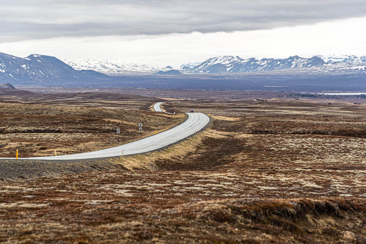 Der Golden Circle, Gullni hringurinn,  ist eine 230 Kilometer lange Panoramastrecke in Island. Auf der beliebten Route liegen Naturwunder wie die Wasserfälle Gullfoss und Selfoss, die Geysire Geysir und Strokkur und Thingvellir, das erste Parlament Islands, das schon im Jahr 930 abgehalten wurde / © Foto: Georg Berg