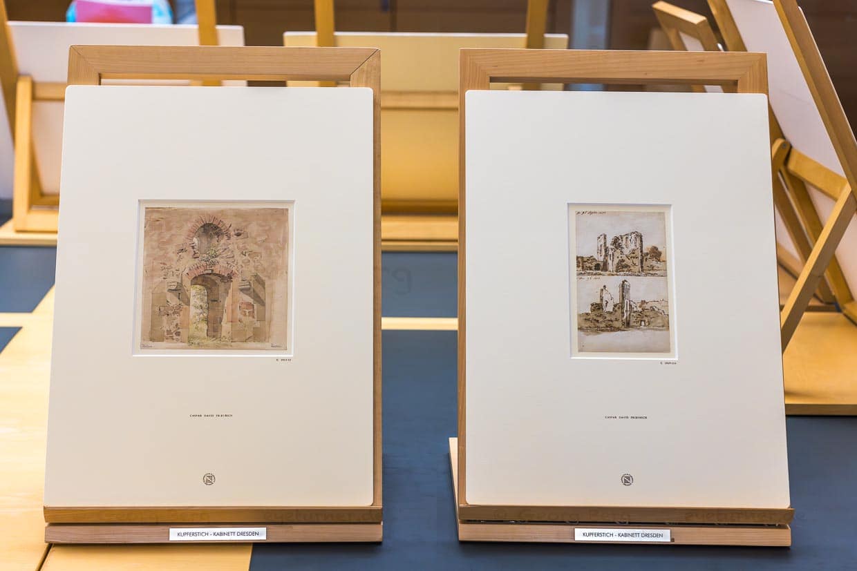 Zwei Zeichnungen, Heiligkreuz Ruine bei Meißen von Caspar David Friedrich, im Kupferstichkabinett in Dresden. Hier werden 70 Zeichnungen und ein Skizzenbuch aufbewahrt. Zum 250. Geburtstag des Malers 2024 ist eine Sonderausstellung geplant / © Foto: Georg Berg