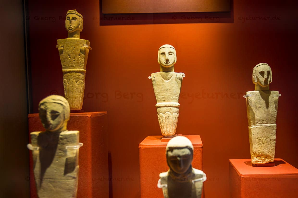 Prähistorische Figurinen, gefunden im Steinkreis von Xaghra auf Gozo in der Nähe des Ġgantija-Tempels / © Foto: Georg Berg