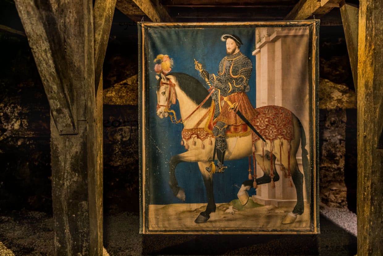 Peinture de François Ier au château de Cognac. Le roi de France était considéré comme un beau gosse et était un homme de grande taille pour son époque. Il eut peu de succès politique, fut fait prisonnier par les Espagnols en 1525 et fut libéré en échange de deux de ses fils / © Photo : Georg Berg