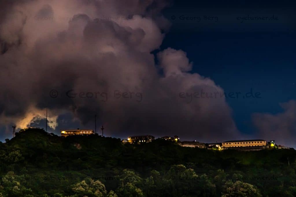 Es wird Nacht am Gasthaus Ihrer Majestät auf dem Richmond Hill / © Foto: Georg Berg
