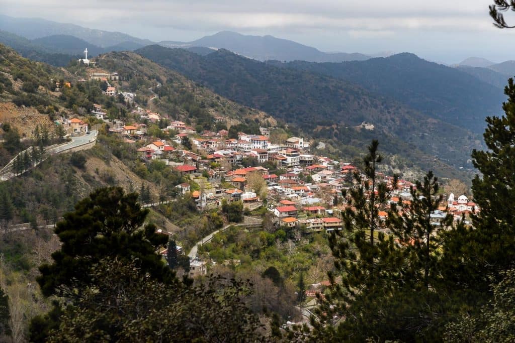 Bergdorf Pedhoulas, Zypern, an den Ausläufern des Troodos Gebirges / © Foto: Georg Berg