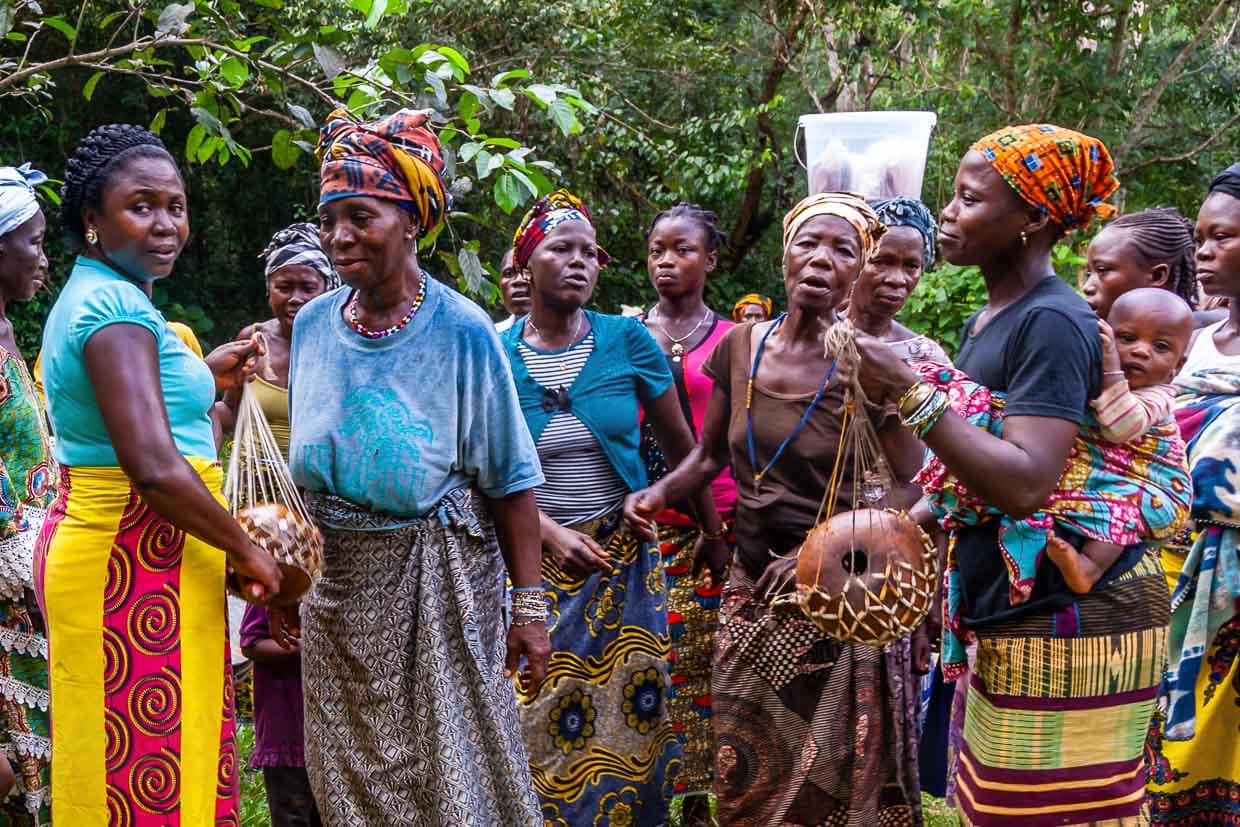 Hauptsächlich die Frauen gehören zum Sande Geheimbund / © Foto: Georg Berg