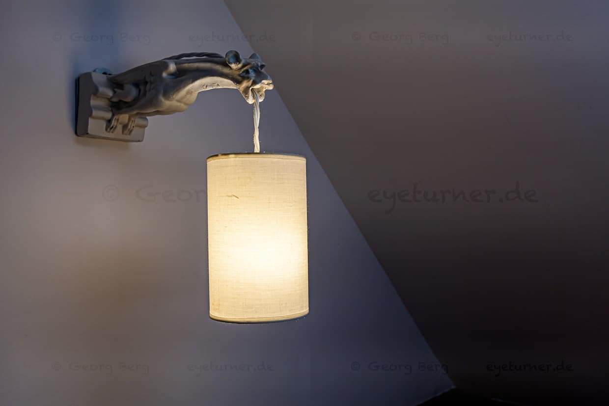 Hellauf begeistert hat mich dieses Detail: Ein Gargoyle, der nicht länger Wasser spuckt, sondern Licht gibt / © Foto: Georg Berg