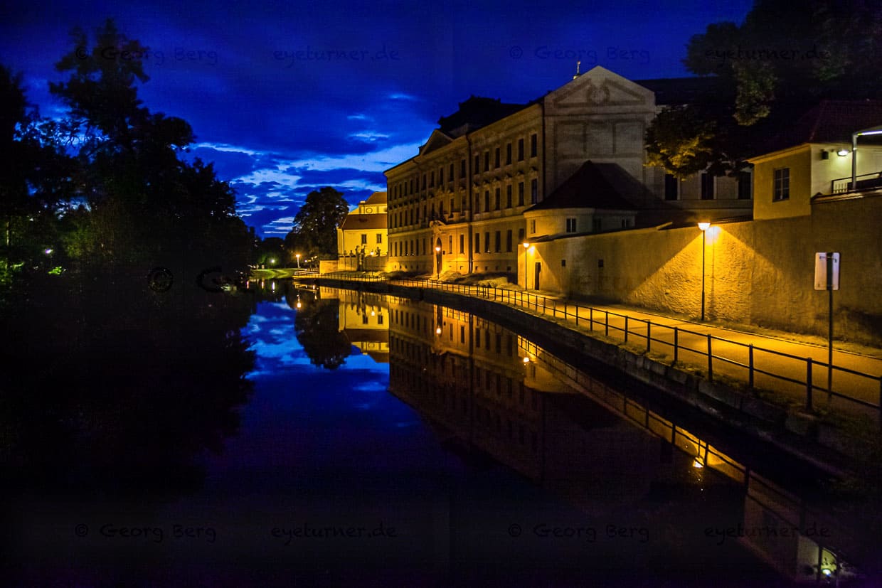 Idyllische Moldaupromenade in Budweis / © Foto: Georg Berg