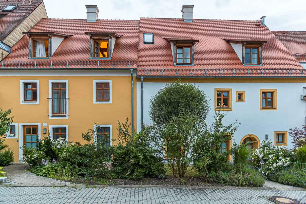 Schusterhaus und Schreiberhaus stecken voller spannender Brüche zwischen alter Bausubstanz kombiniert mit moderner Einrichtung / © Foto: Georg Berg