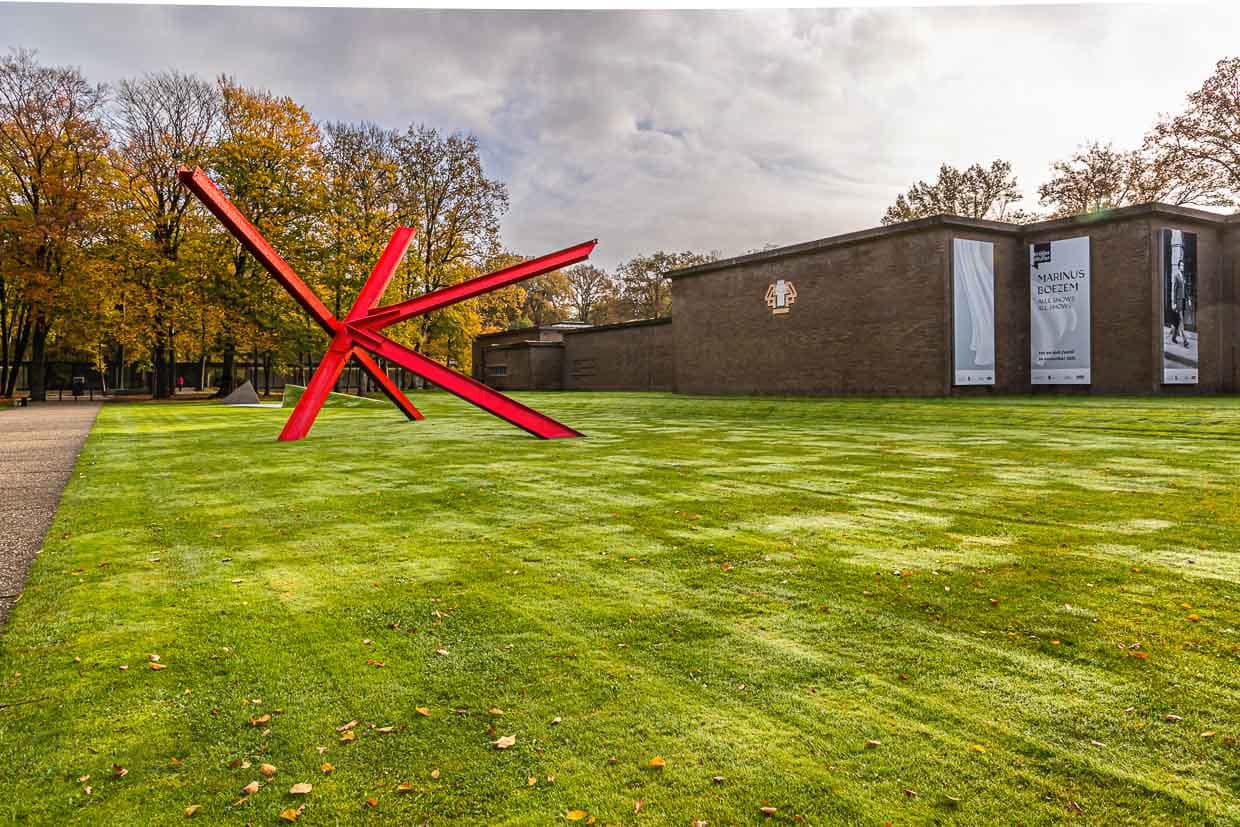 K-piece (1972) by Mark Di Suvero