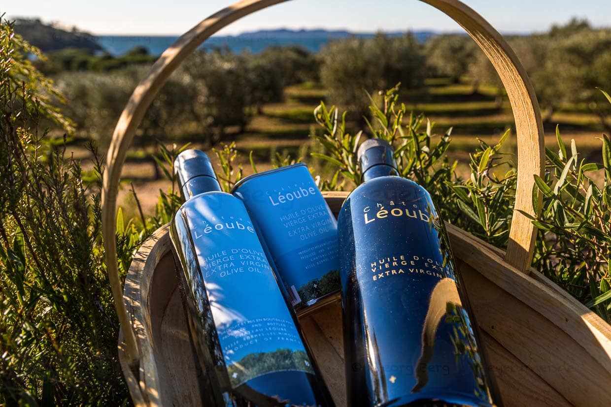 Die beiden Sorten Olivenöl von Chateau Léoube. Premium und Azur / © Foto: Georg Berg
