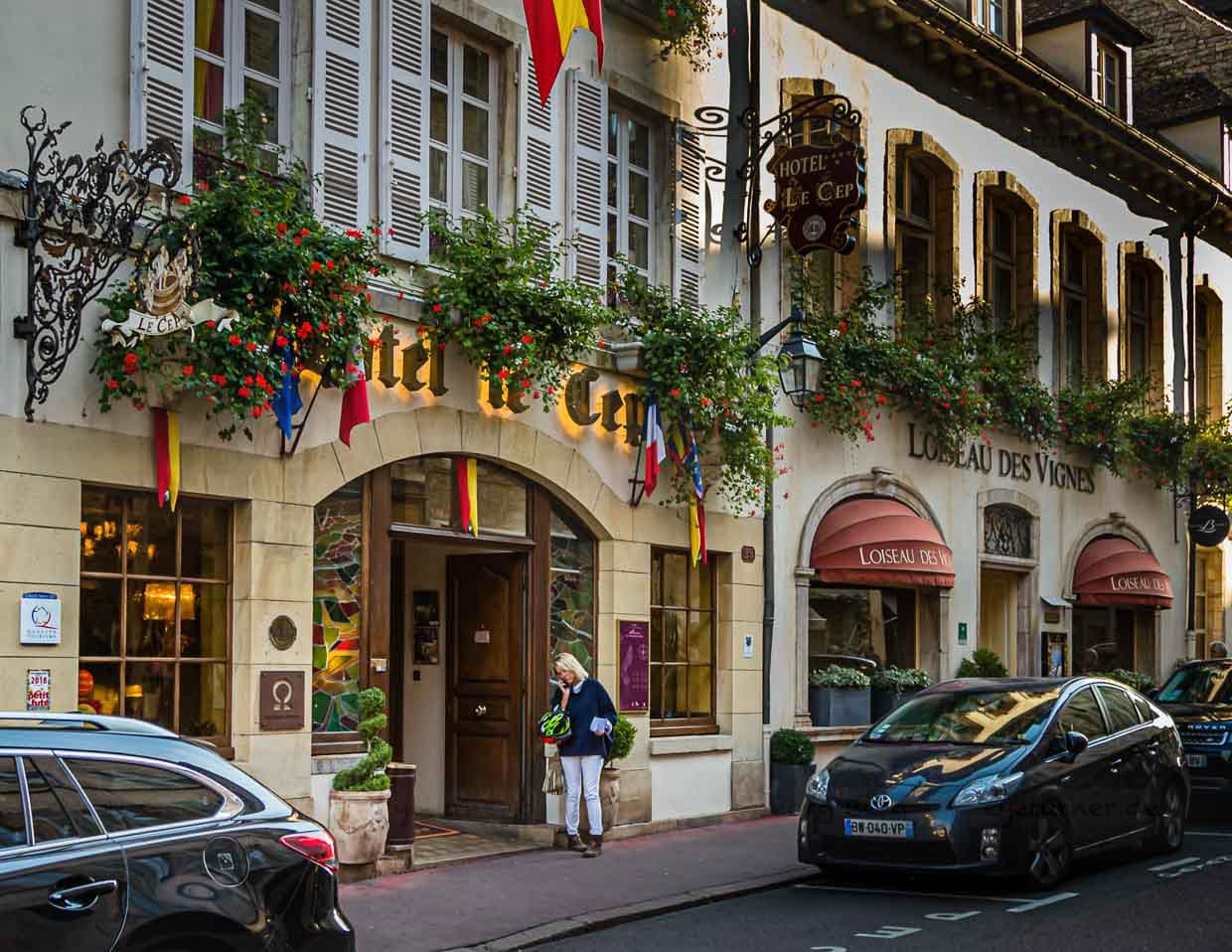 Hotel Le Cep. Das Haus liegt mitten in der Altstadt von Beaune. Das Hotel hat 30 Suiten. Teile des Gebäudes stammen aus dem 14. Jahrhundert. Im 17. Jahrhundert machte hier auch der junge Louis XIV, der spätere Sonnenkönig, halt / © Foto: Georg Berg