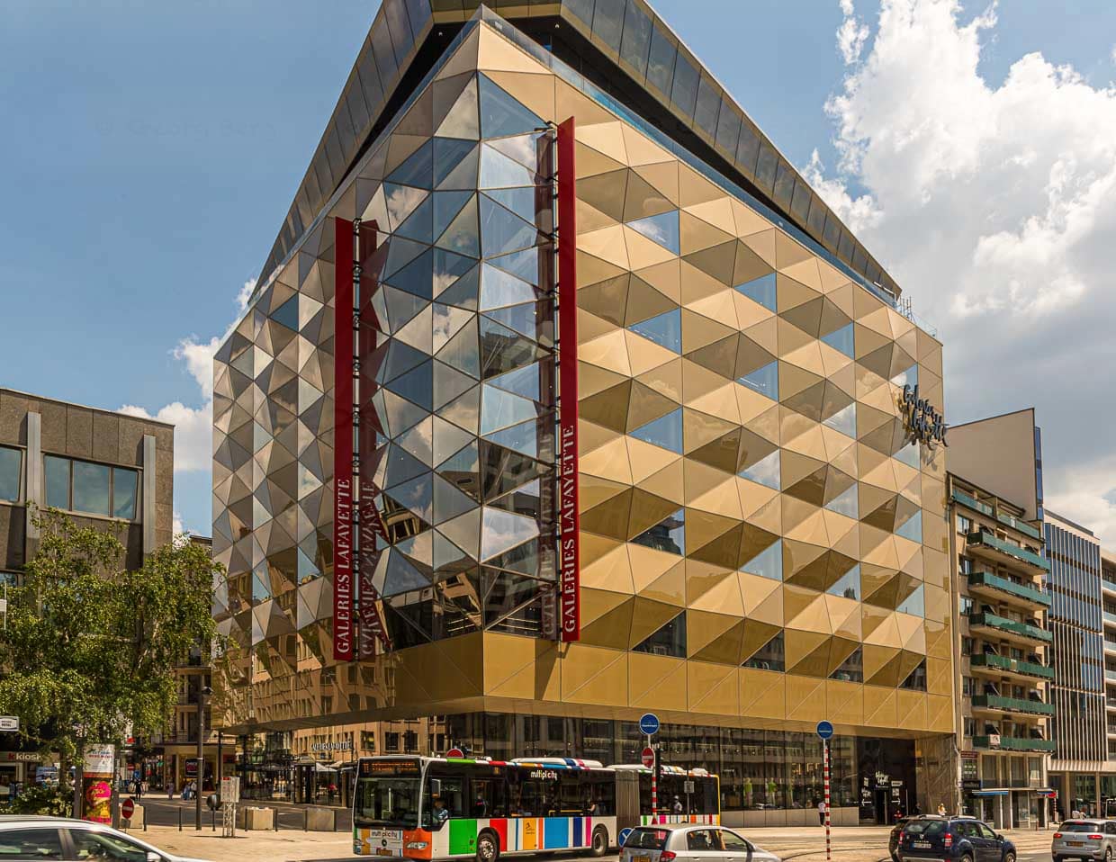 Ende 2019 wurde in Luxemburg die Galerie Lafayette nach den Plänen von Stararchitekt Norman Foster eröffnet