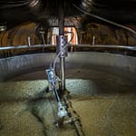Blick in den Sudkessel der Heller Brauerei Schlenkerla. Sie ist eine von nur noch zwei Brauereien, die Rauchbier produzieren / © Foto: Georg Berg