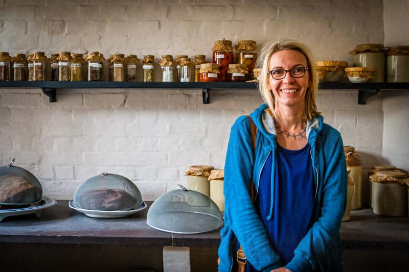 La editora gastronómica y fan de Gran Bretaña Angela Berg en la cocina de Audleys End. La alternativa a una visita a Downton Abbey si quería evitar las largas colas en el cenit del éxito de la serie.