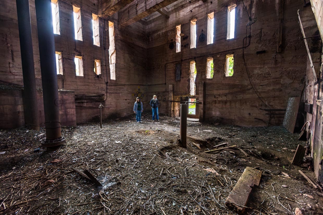 Für Besucher noch nicht zugänglich ist der Förderturm von Schacht A. Bis 1967 wurde hier im Unter-Tage-Bergbau der Hauptanteil der US-Hematit-Produktion gefördert / © Foto: Georg Berg