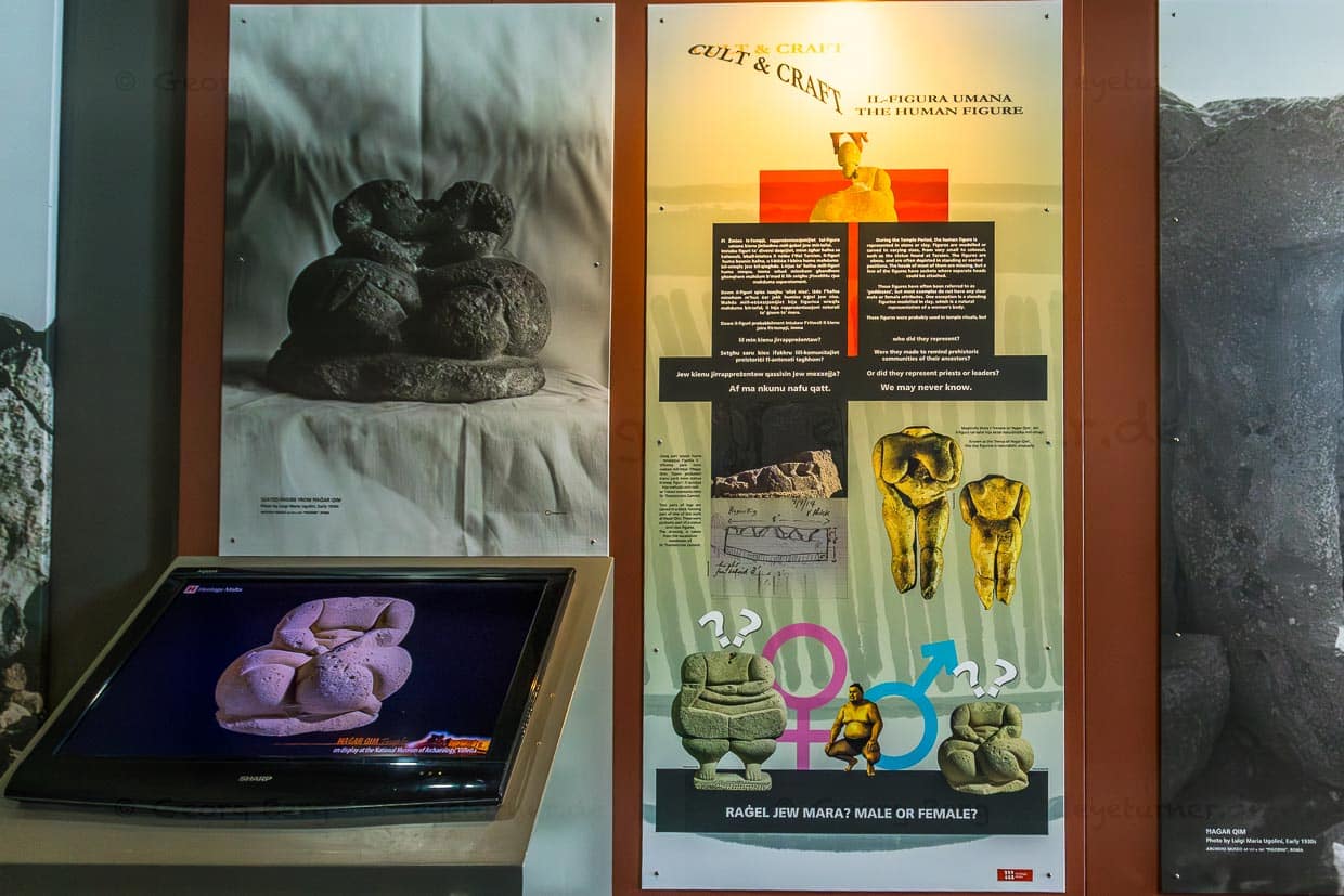 Viele kleine Figuren aus Ton oder Stein stellen Gottheiten, Priester oder Anführer dar und sind nicht eindeutig einem Geschlecht zugeordnet. Eine Ausnahme ist die Venus von Ħaġar Qim / © Foto: Georg Berg