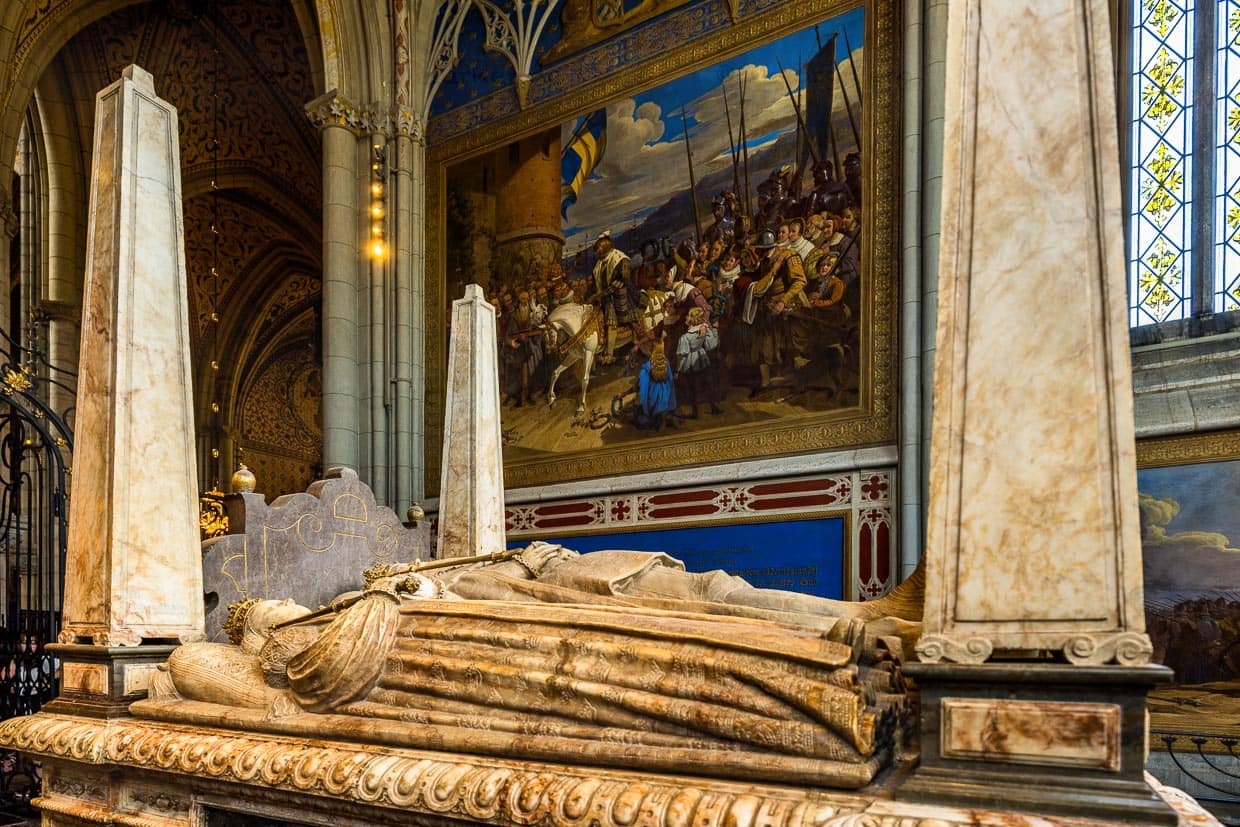 Grab von König Gustav Vasa (1496-1560) und zwei seiner drei Ehefrauen im Dom zu Uppsala / © Foto: Georg Berg
