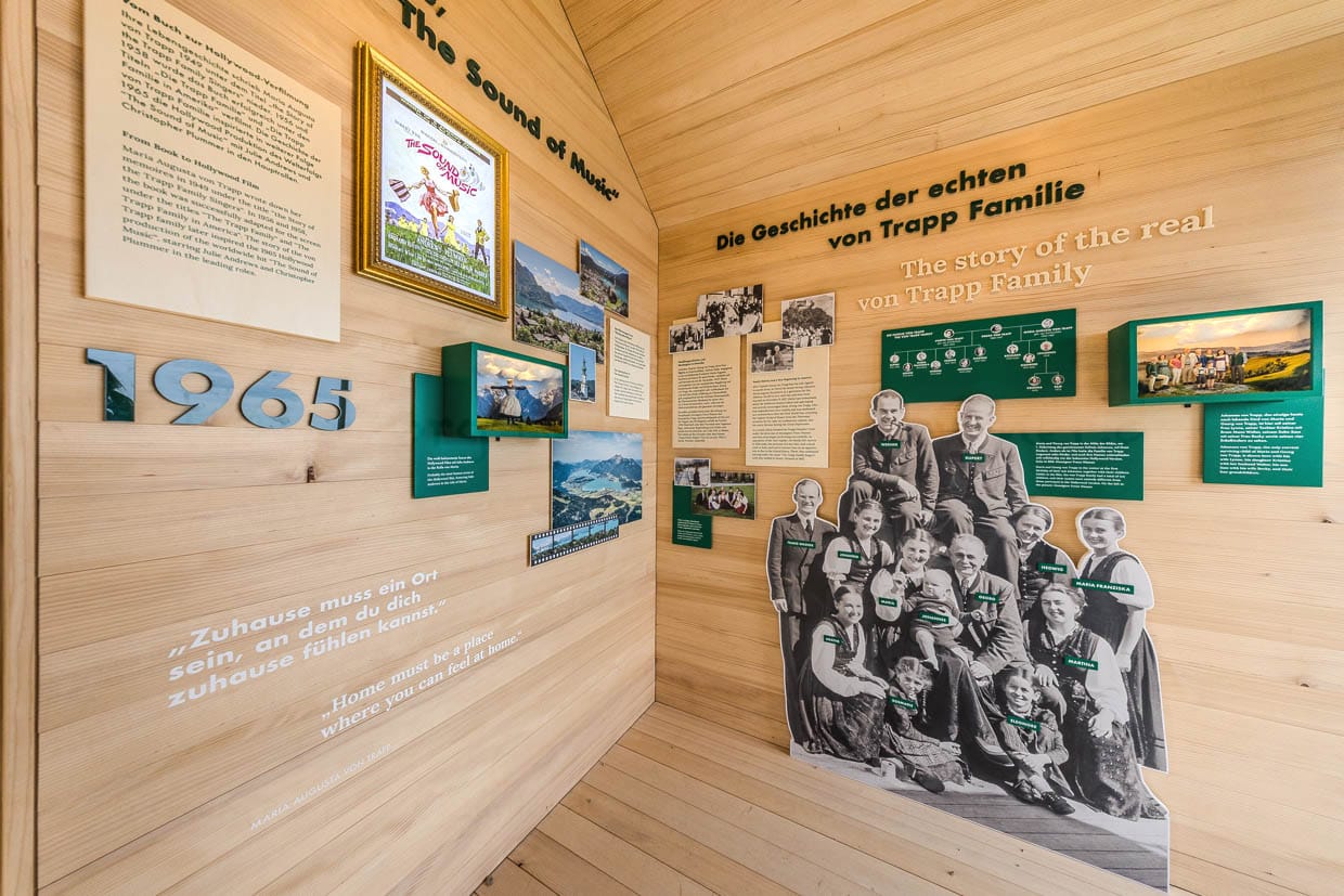 Eine Ausstellung präsentiert die Geschichte der Trapp Familie und The Sound of Music am Zwölferhorn - Mountainbike - Runde Sankt Gilgen Austria