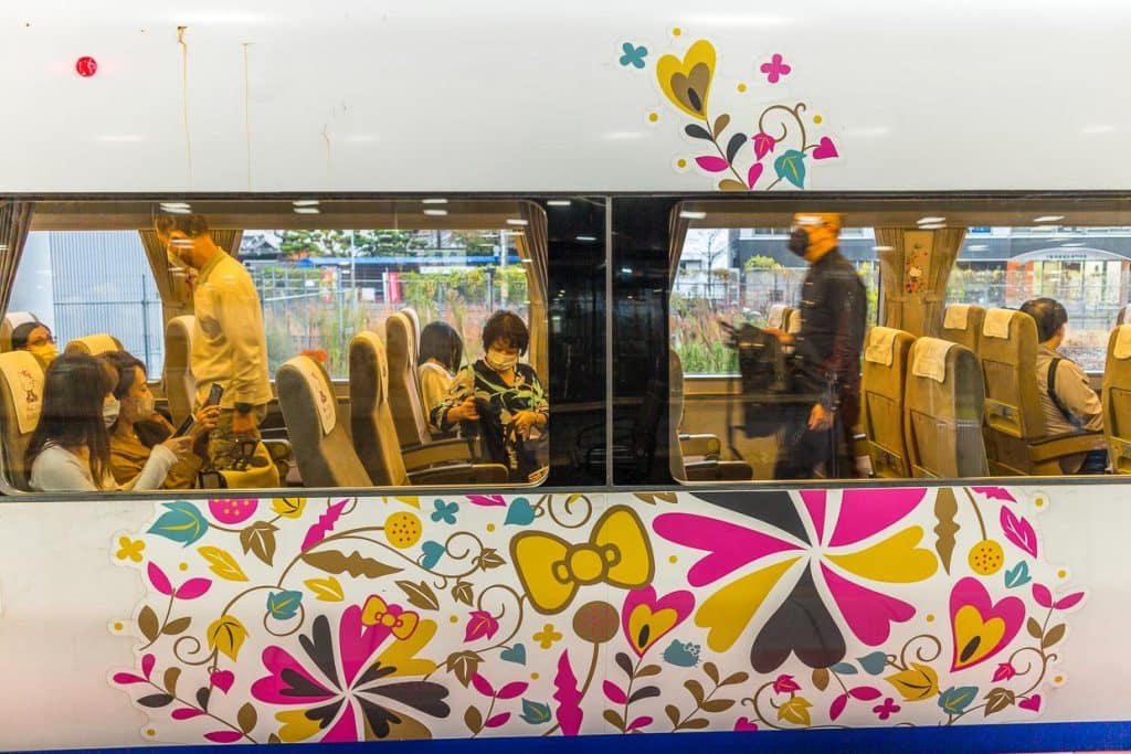 Kawaii nennen Japaner ihren Hang zur Niedlichkeit. Es gbit Zuge im beliebten Hello Ktty Design. / © Foto: Georg Berg