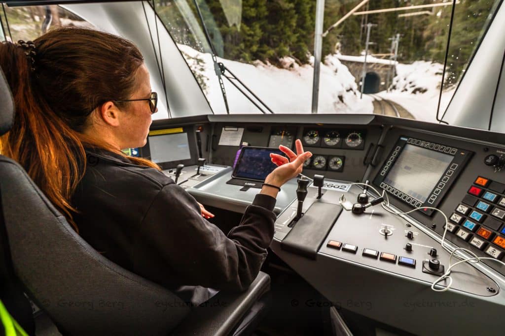 Female locomotive driver in Switzerland / © Photo: Georg Berg