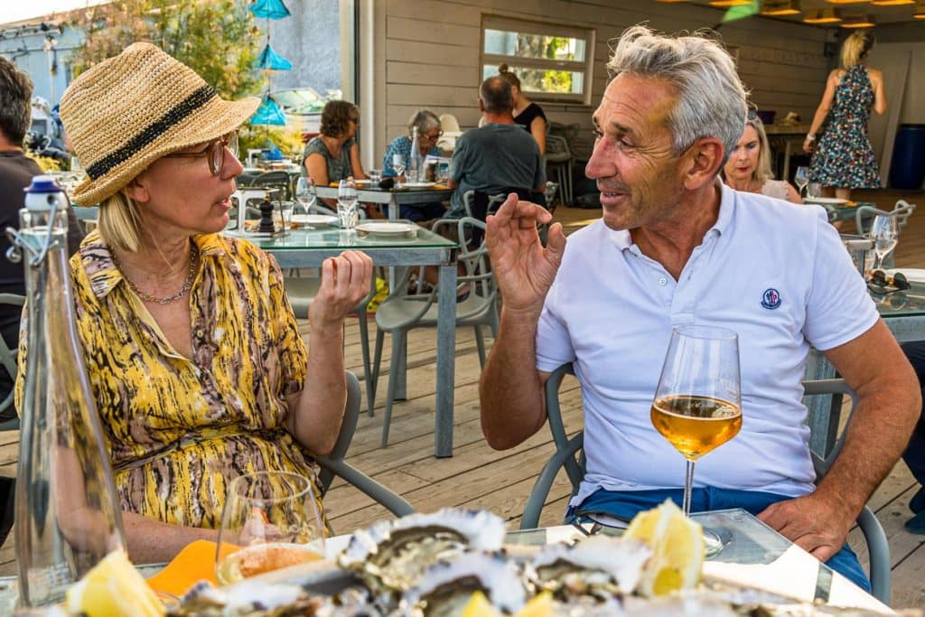 Florent Tarbouriech (r.) im Gespräch mit der Food-Journalistin Angela Berg / © Foto: Georg Berg