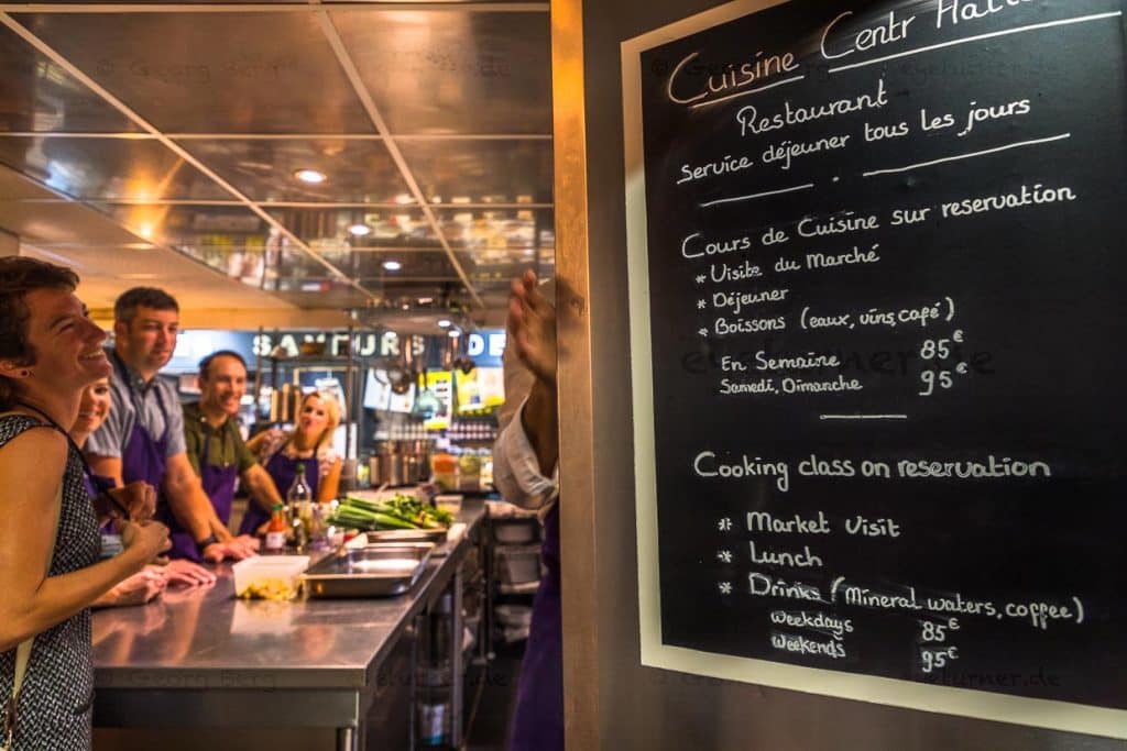 Restaurant Cuisine Centr’Halles von Jon Chiri. Der gebürtige Amerikaner bietet Kochkurse in kleinen Gruppen an. Die Workshops beginnen stets mit einem Rundgang über den Markt und dem Einkauf von frischen Produkten / © Foto: Georg Berg