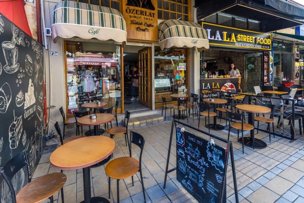 Traditionsreiches Kaffeegeschäft in der Altstadt von Nikosia mit eigener Kaffeerösterei / © Foto: Georg Berg