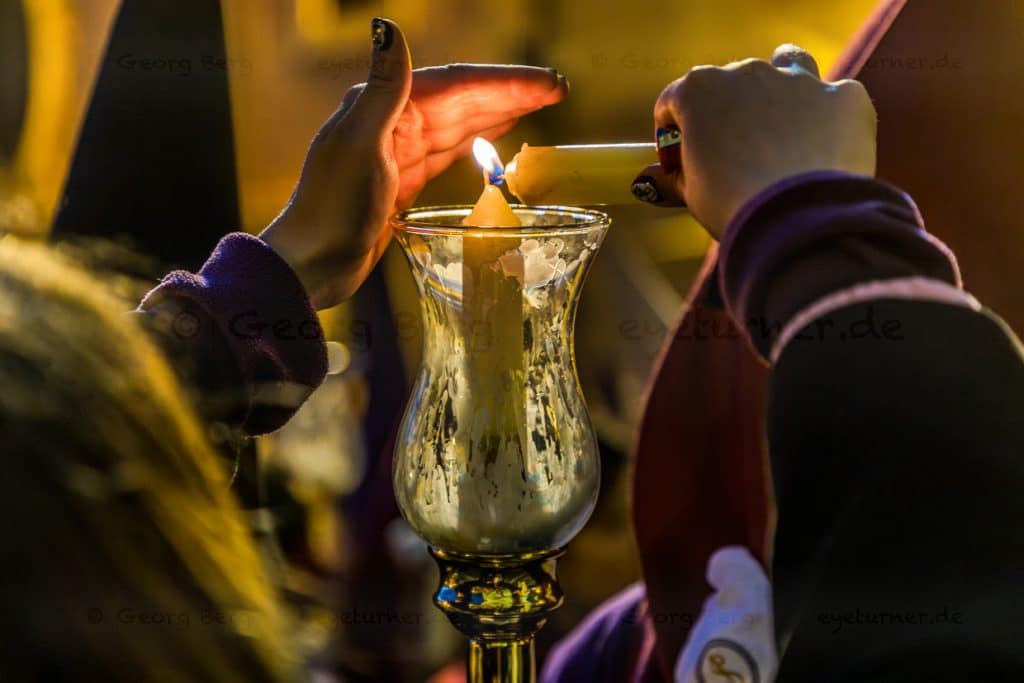 The evening Good Friday procession, which begins at 9 pm at the cathedral of Cuenca, is characterized by special solemnity, silence and an impressive atmosphere / © Photo: Georg Berg