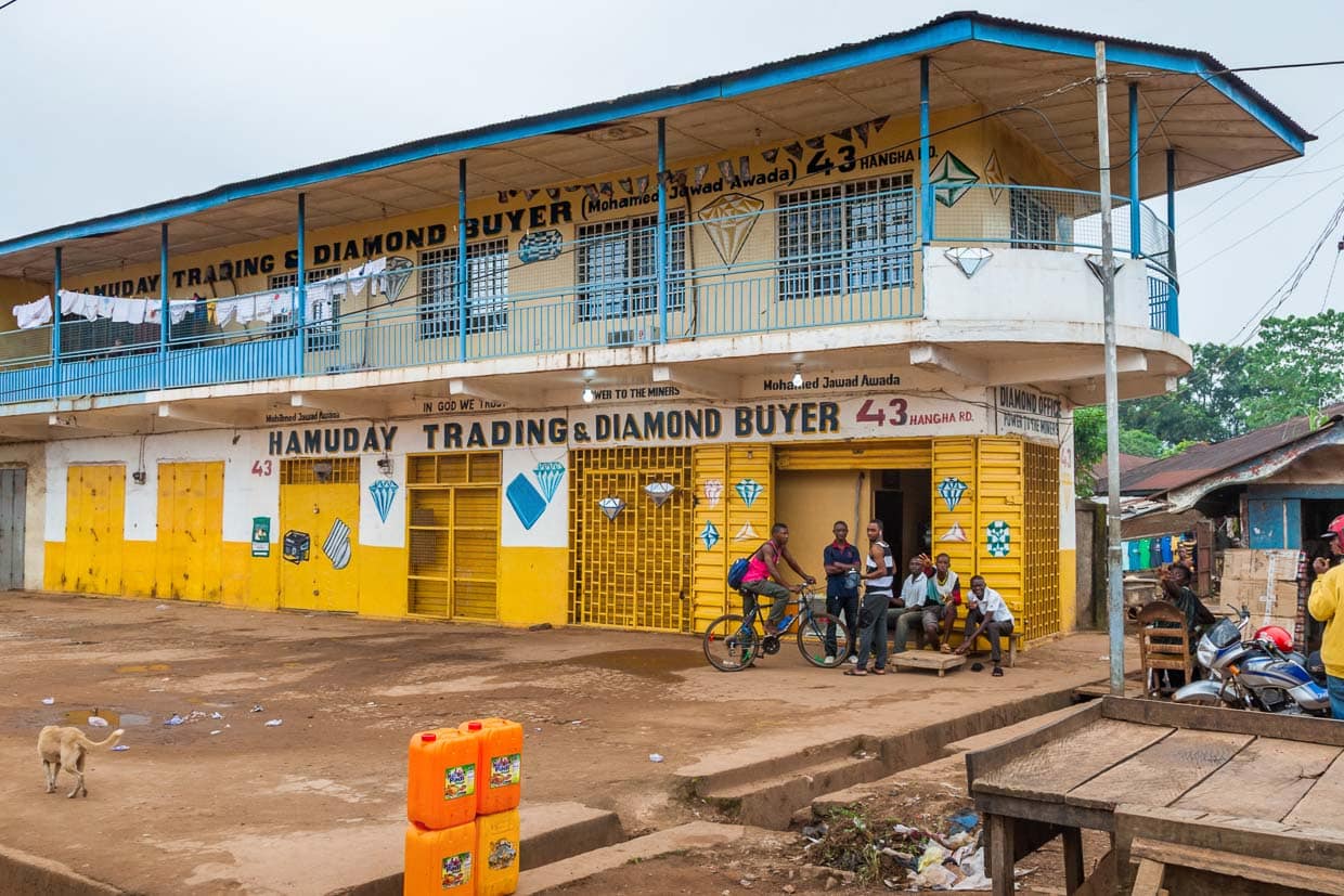 Wirklich heimlich findet der Rohdiamantenhandel nicht statt ... / © Foto: Georg Berg