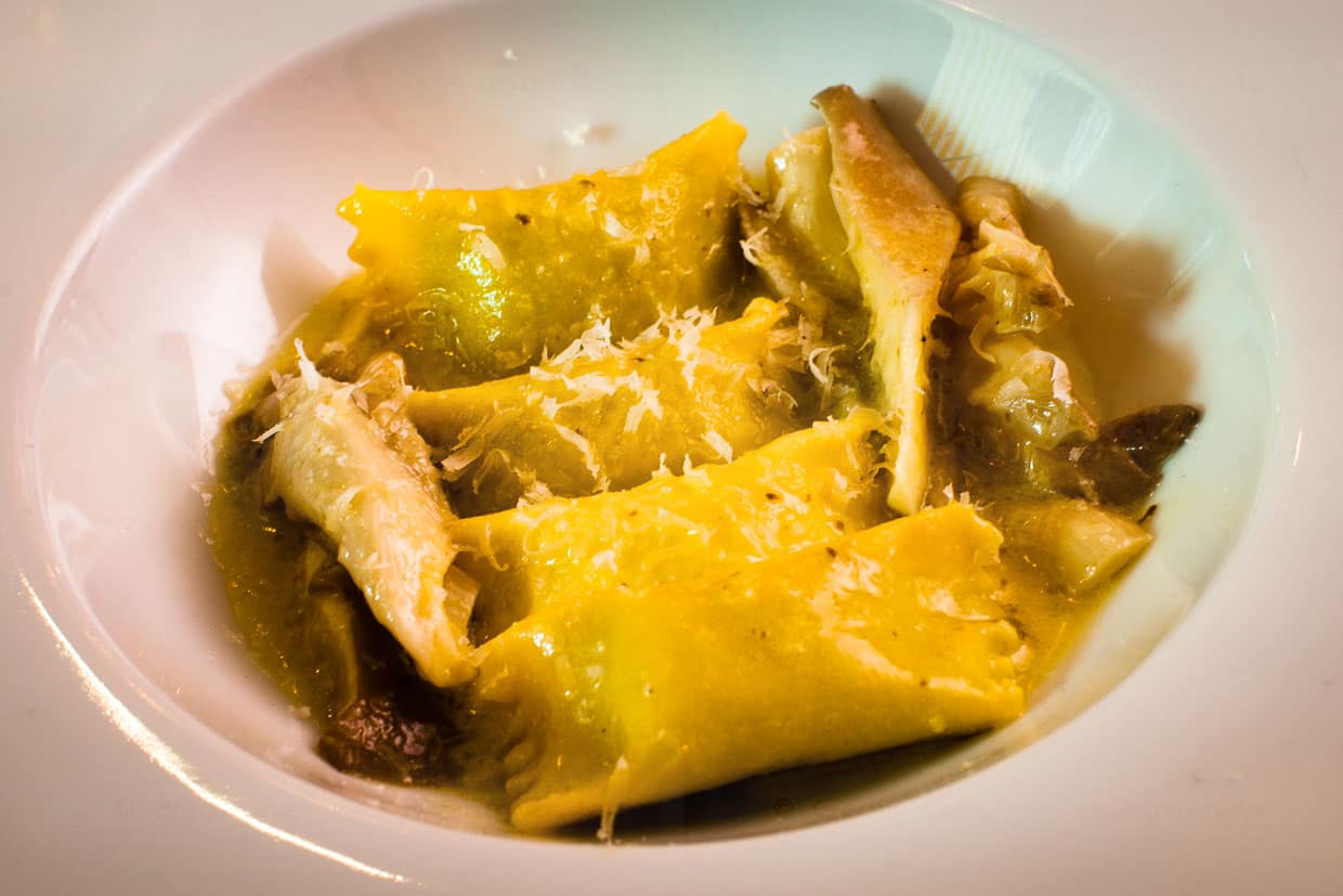 Agnolotti mit Parmesan und Waldpilzen / © Foto: Georg Berg