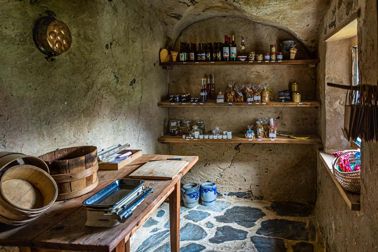 Auch im Ca Vegia gibt es eine Vorratskammer für die Gäste / © Foto: Georg Berg