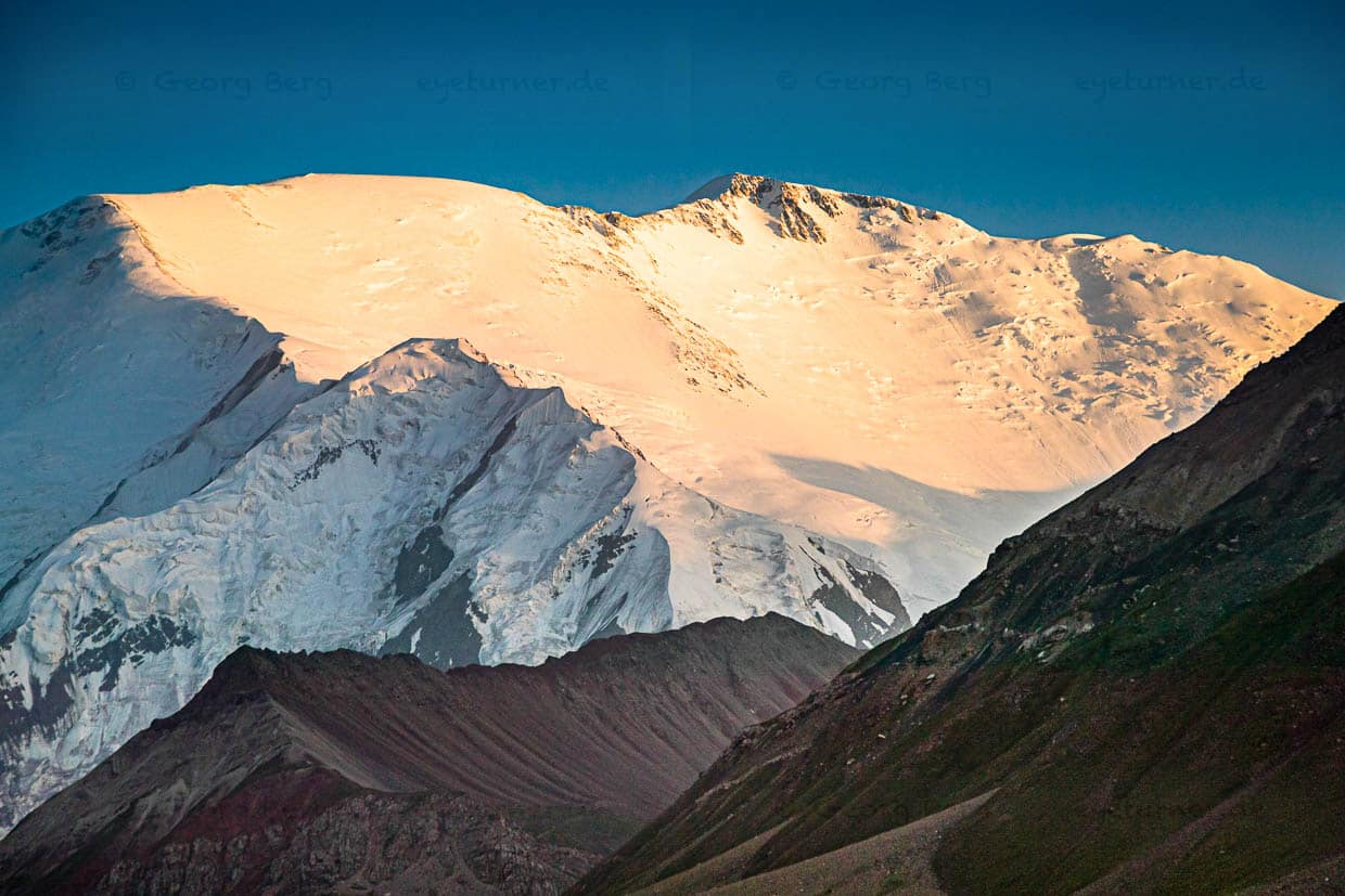 View from Basecamp on Peak Lenin, Kyrgyzstan / © Photo: Georg Berg