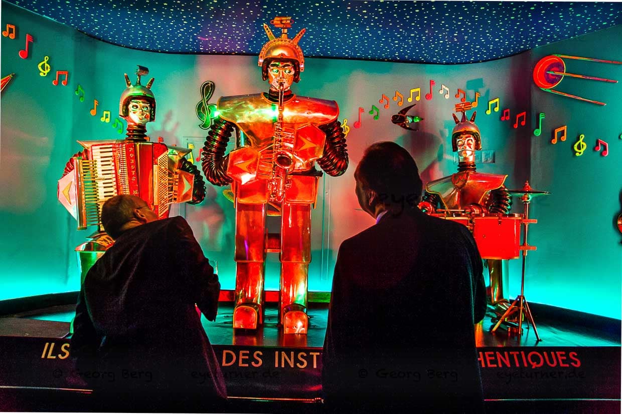 Robots Music is an art installation with real instruments / © Photo: Georg Berg