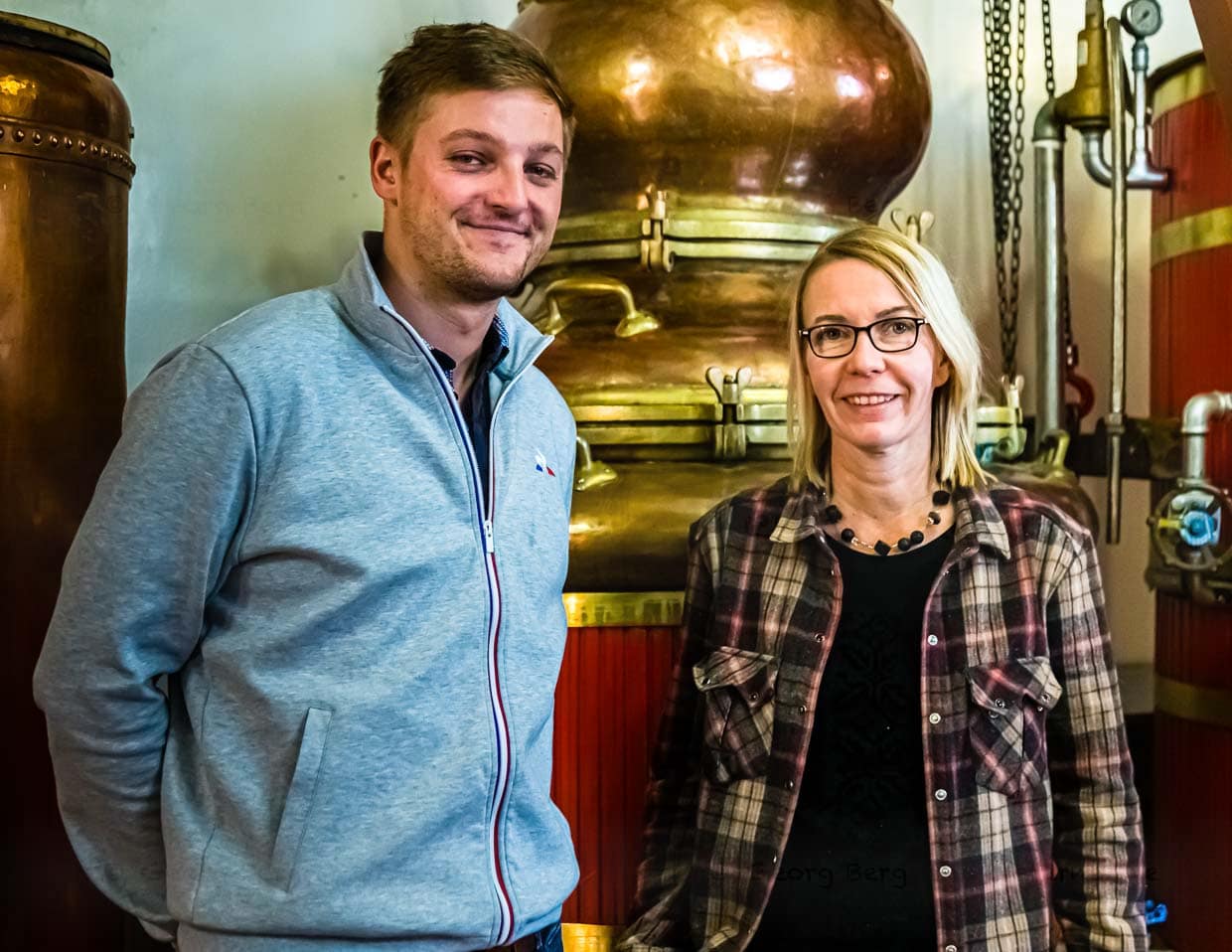 In Portalier sind wir zu Besuch in der Destillerie Pierre Guy. Ein Familienbetrieb der seit 1890 am Ort produziert und heute wieder preisgekrönten Absinth nach einem Familienrezept herstellt. Auf der Route de l’Absinthe kann man bei Pierre Guy und anderen Destillerien auf eine Degustation und auch Besichtigung der Produktion haltmachen / © Foto: Georg Berg