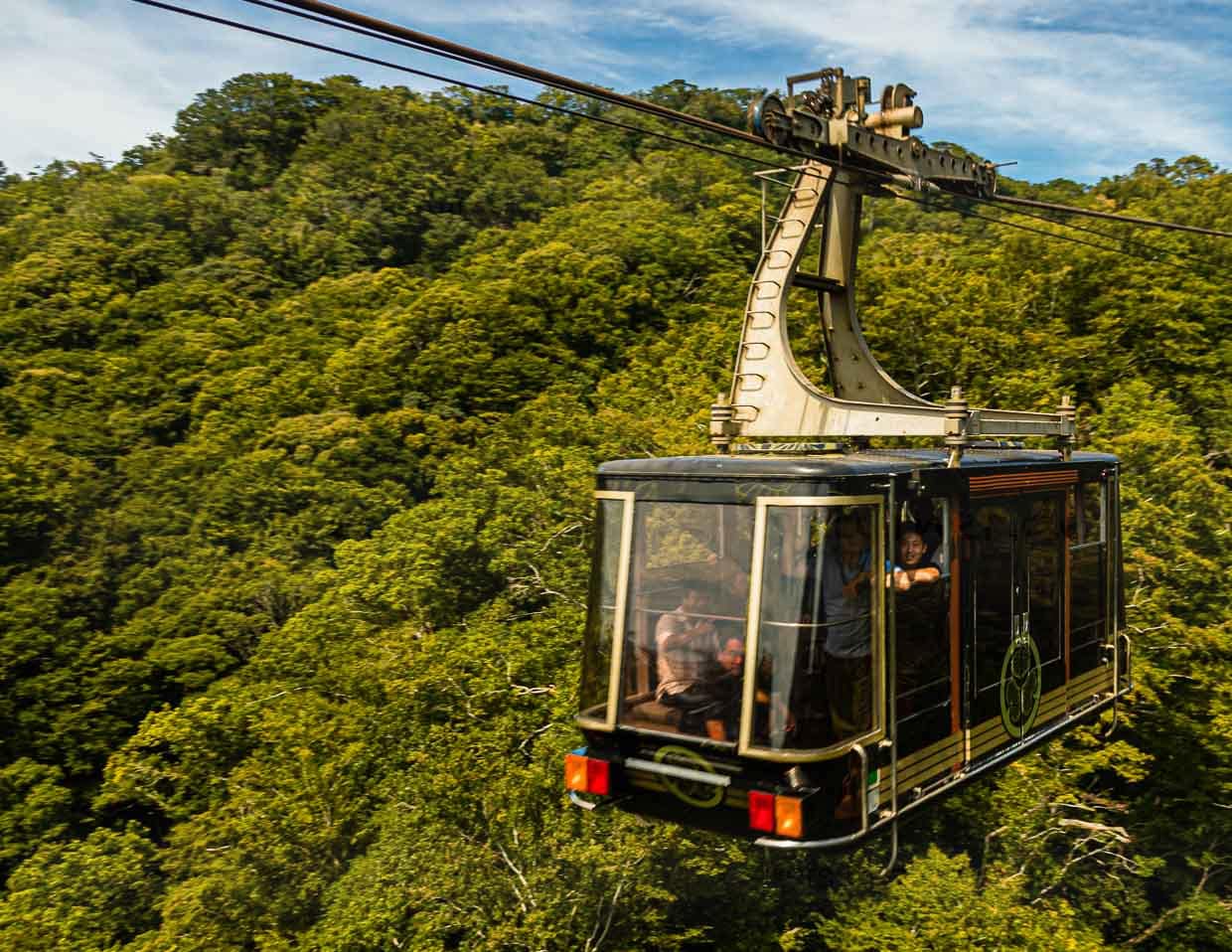 Die Nihondaira Ropeway, die den Berg Nihondaira und den Mount Kunozan miteinander verbindet / © Foto: Georg Berg
