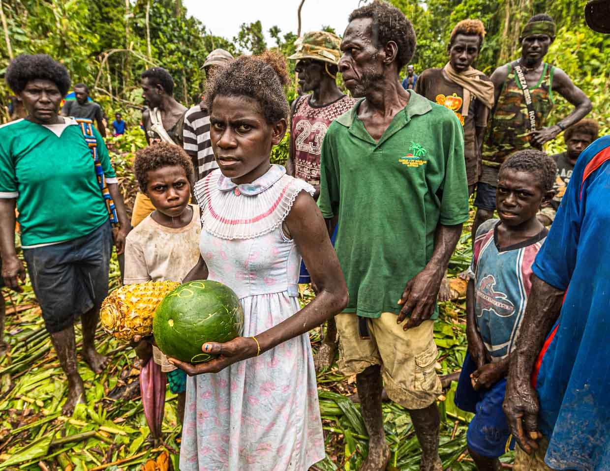 Ananas und Melone mit unsicherem Blick aber zutiefst herzlich angeboten begleiten uns auf dem Rückweg / © Foto: Georg Berg