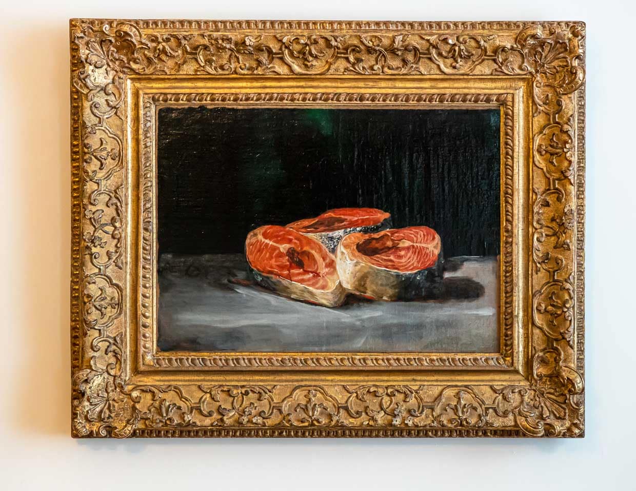 Das Stilleben mit drei Lachsscheiben hat Francisco de Goya vor über 200 Jahren gemalt. Perspektive und Lichteffekte sind bemerkenswert / © Foto: Georg Berg