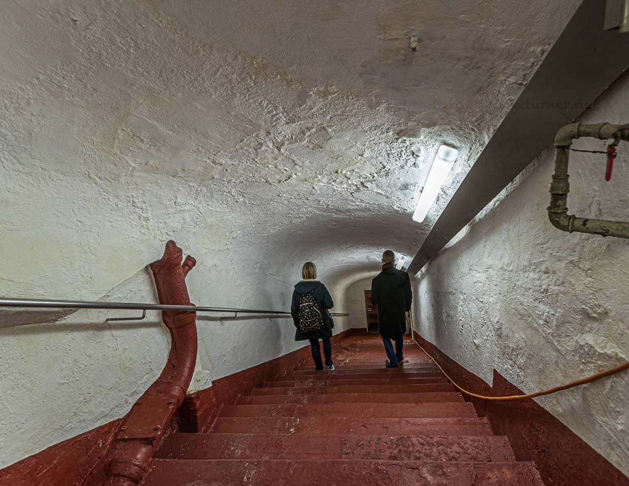 Mit Matthias Trum, der die Heller-Bräu seit 2003 leitet, kann man tief in die Brauerei-Geschichte eintauchen. Man merkt schnell, dass er auch Bier-Historiker ist und über ein umfangreiches Wissen verfügt, dass ihm auch dabei hilft, die rund 600-jährige Biergeschichte seiner eigenen Brauerei zu bewahren / © Foto: Georg Berg
